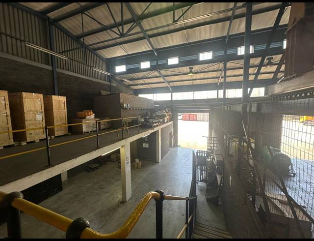 1,700M² WAREHOUSE TO LET IN SPARTAN
